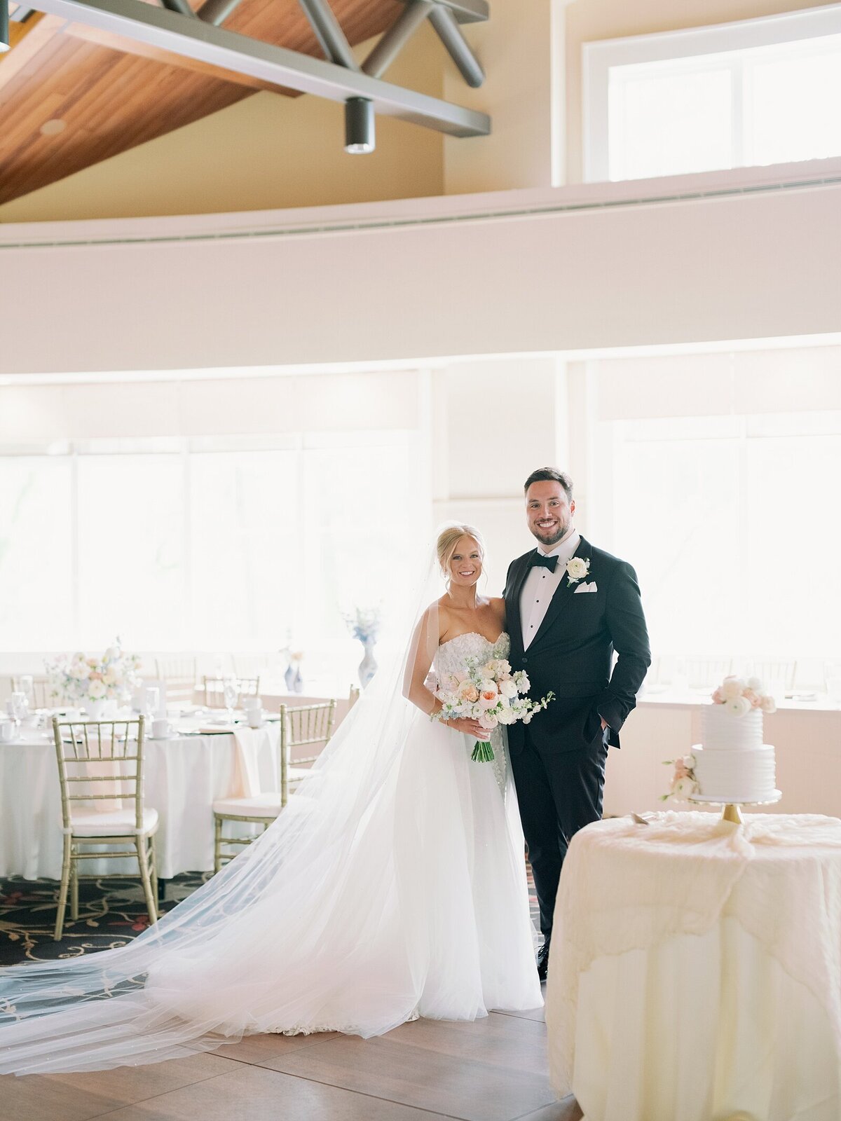 Oak-pointe-country-club-wedding_1268
