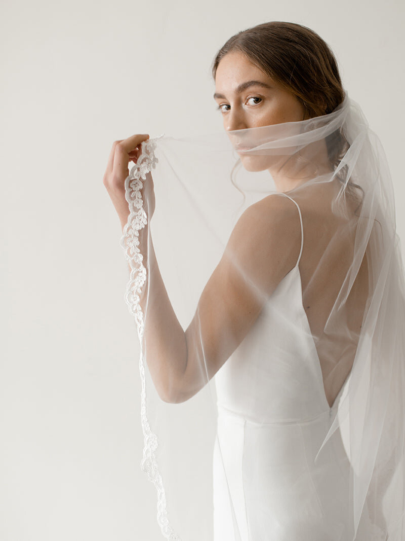 davie-and-chiyo-wedding-dress-simple-lace-trim-modern-bridal-veil-1_800x