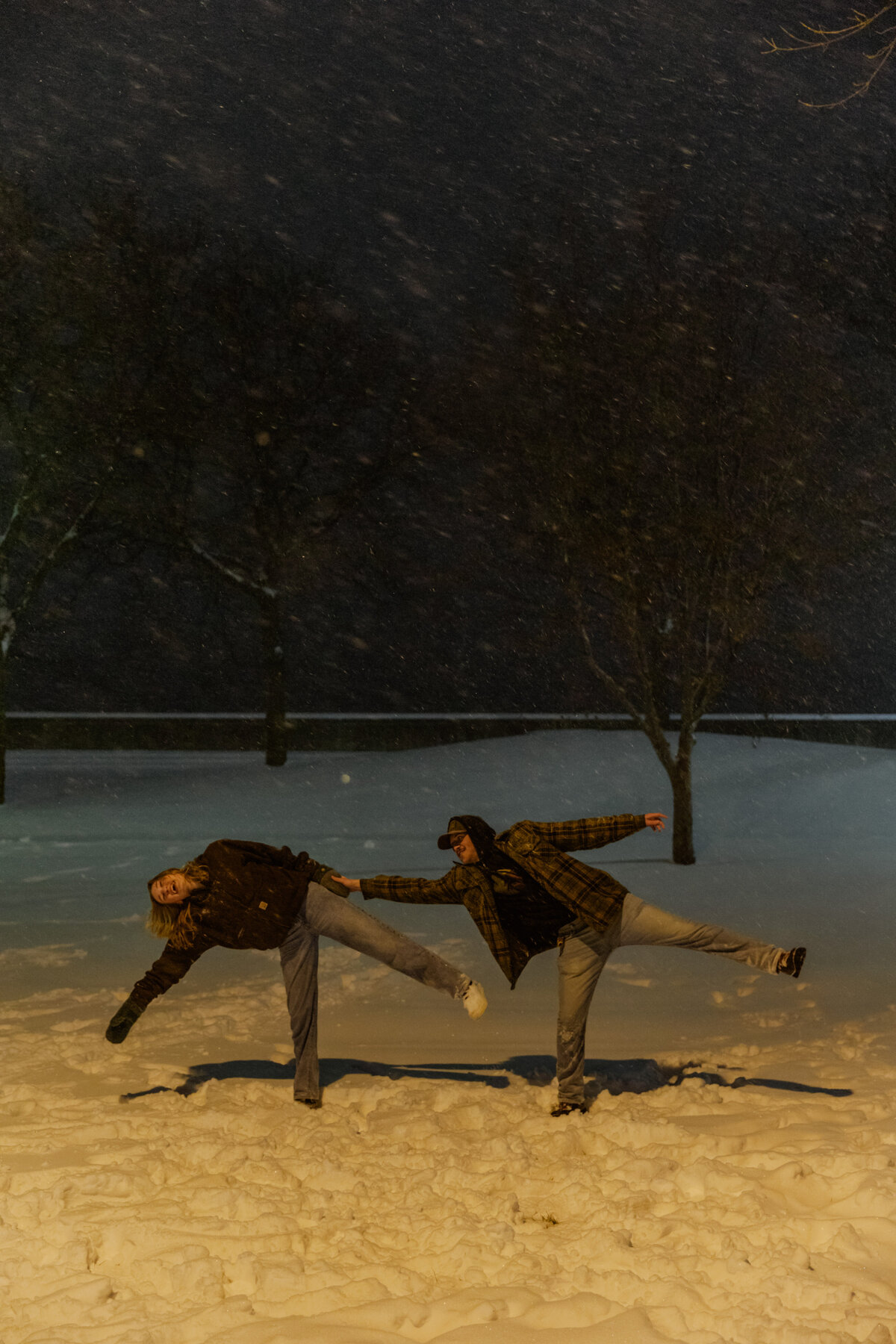Unique Couples Poses in the Snow 