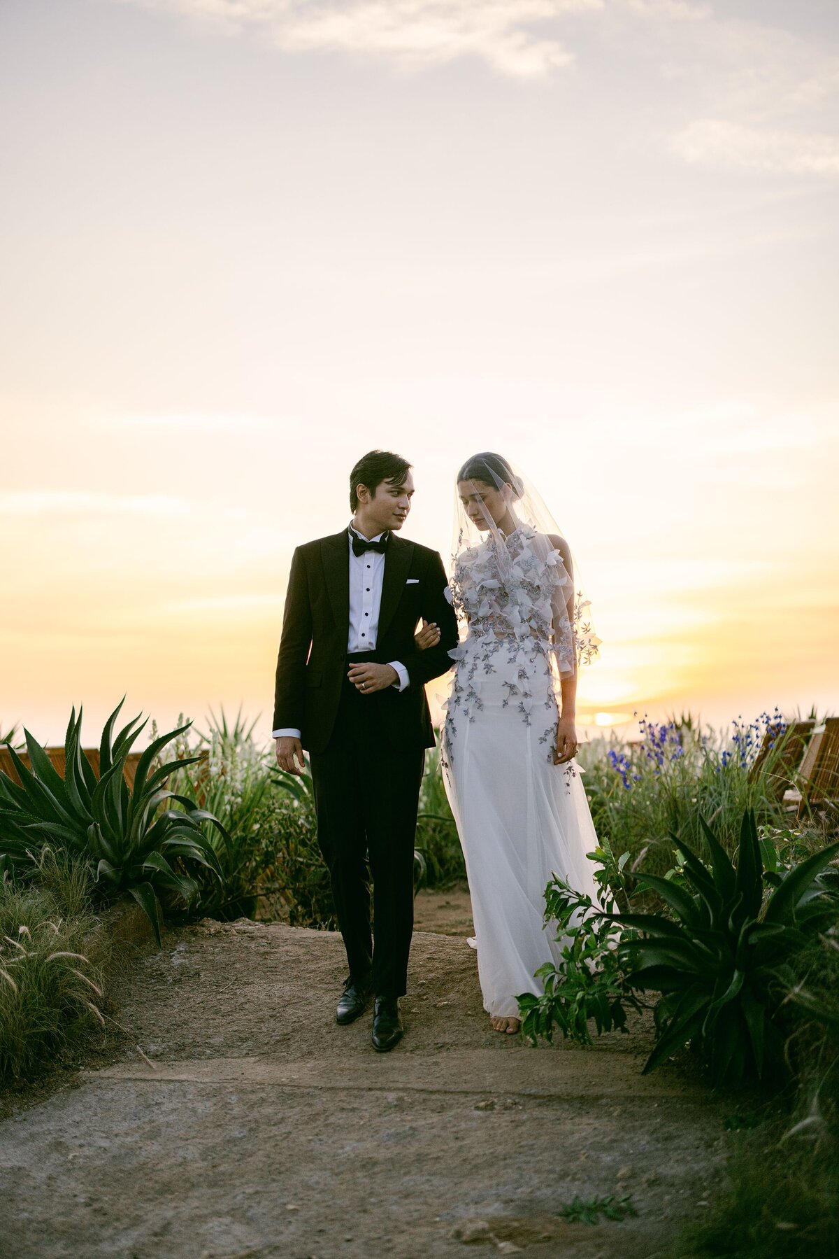 488Bali Bright Balangan Cliff Wedding Photography