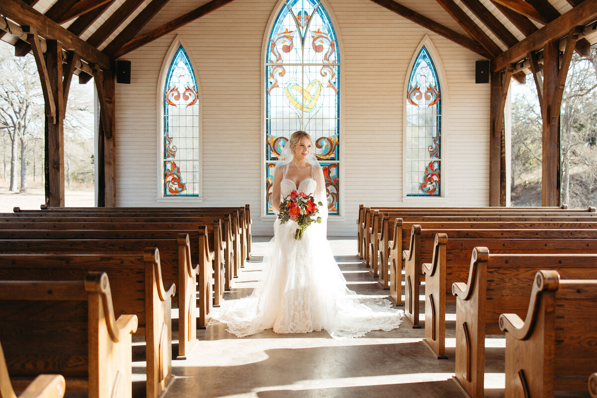 La-bonne-vie-bridal-session-texas-wedding-photographer-leah-thomason-2