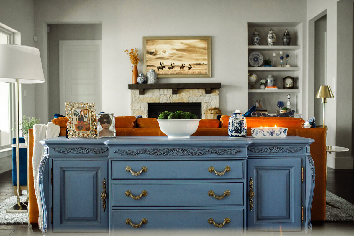 dusti j design blue chest