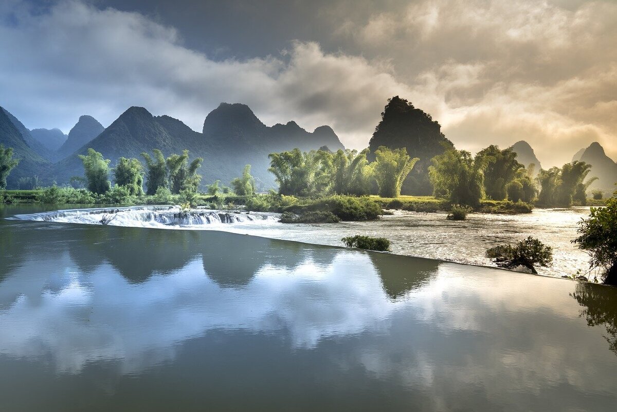 Doing tai chi gung in a serene setting allows for ease of inward focus during meditation in motion