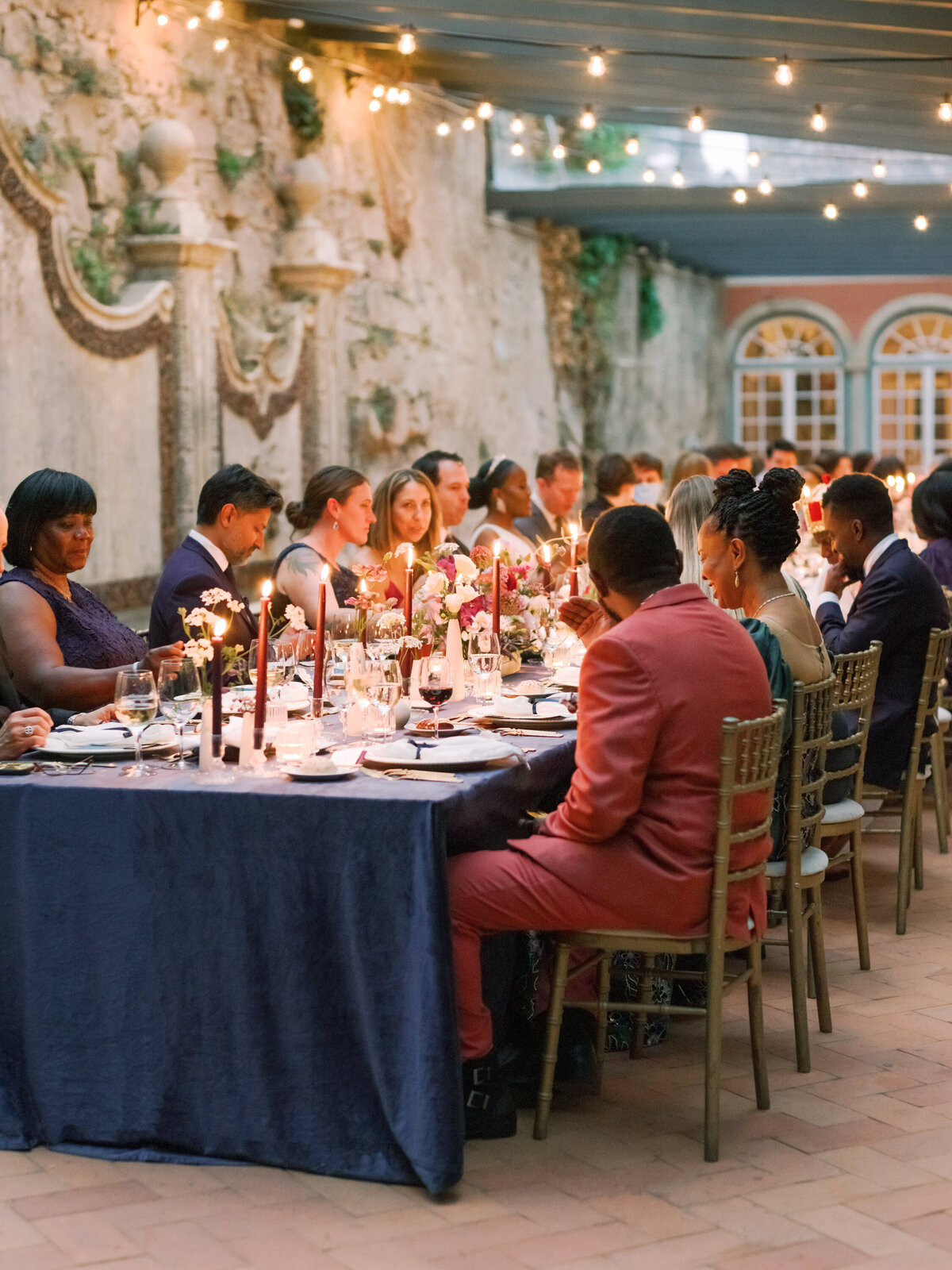 casa-dos-penedos-portugal-wedding-navy-plum-purple-dinner-design