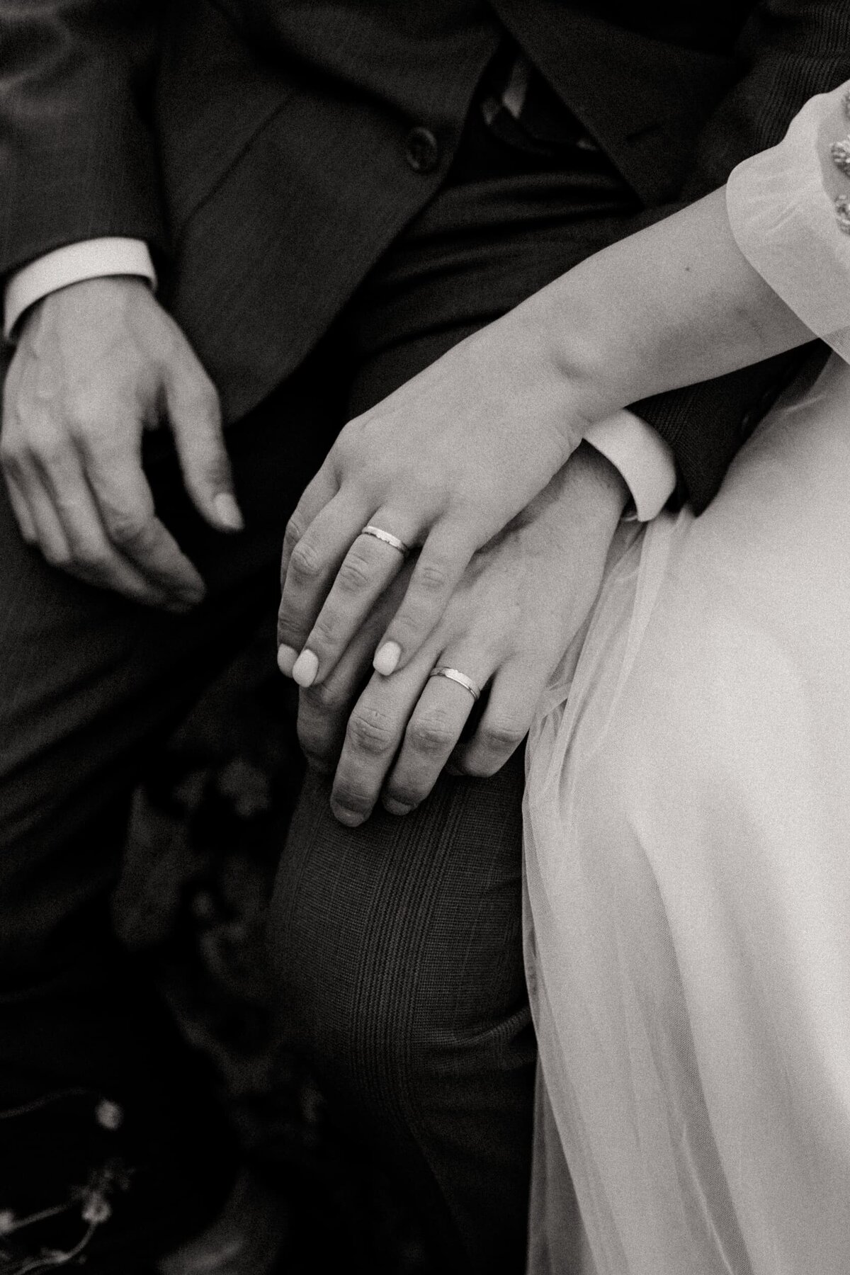 Aryna-et-Nathan-couple-mariage-exterieur-nature6