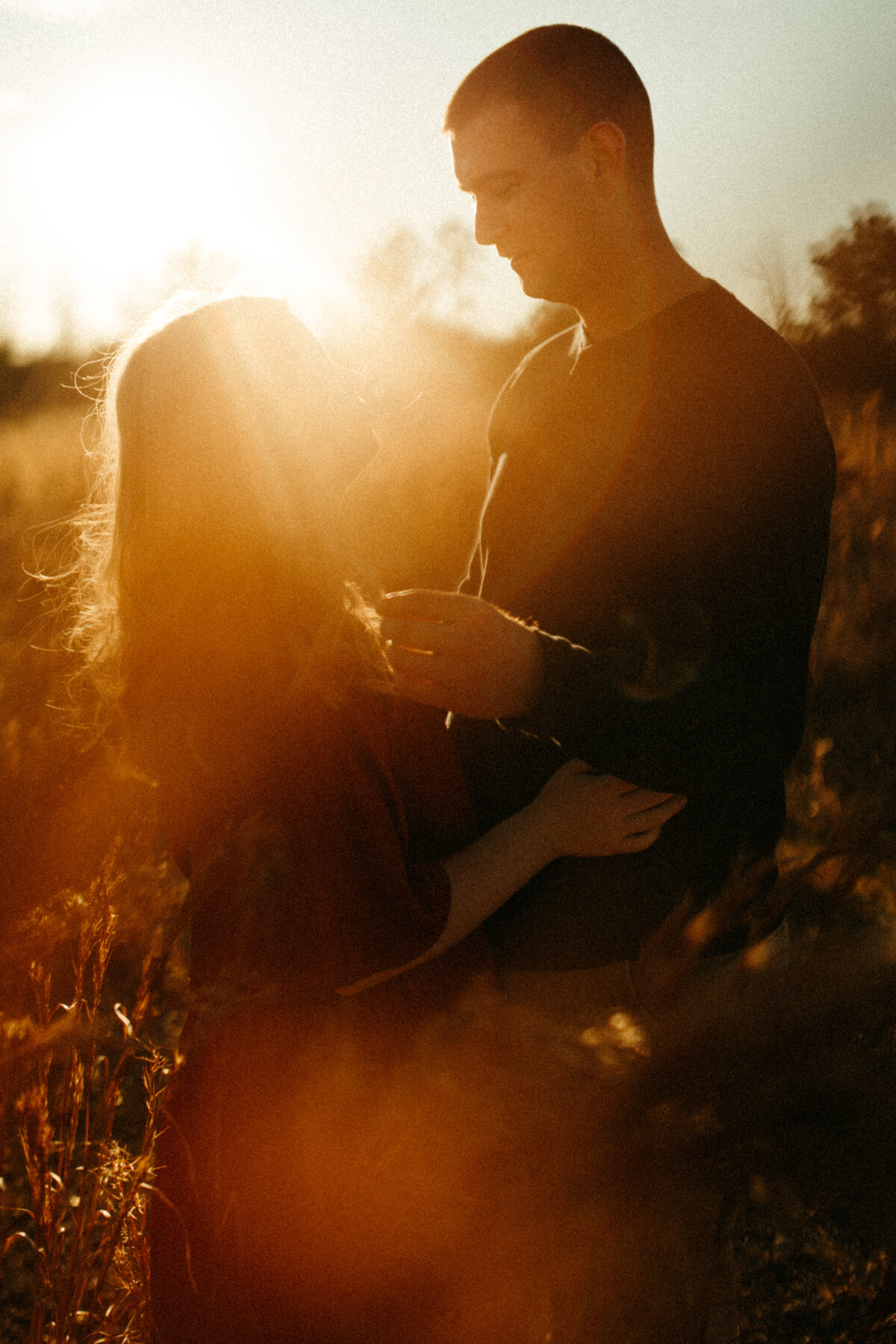 mississippi-golden-hour-sunset-lighting-engagement-couples-session
