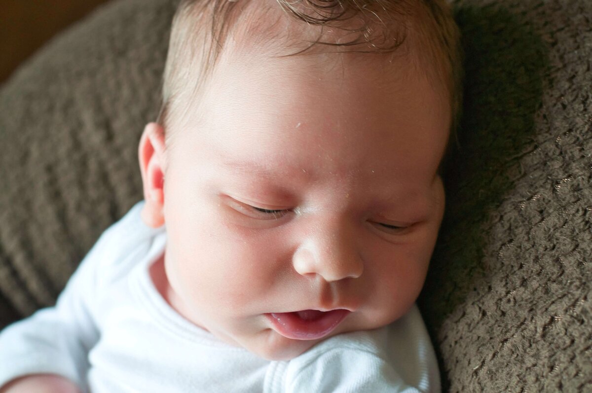 newborn-detail-face