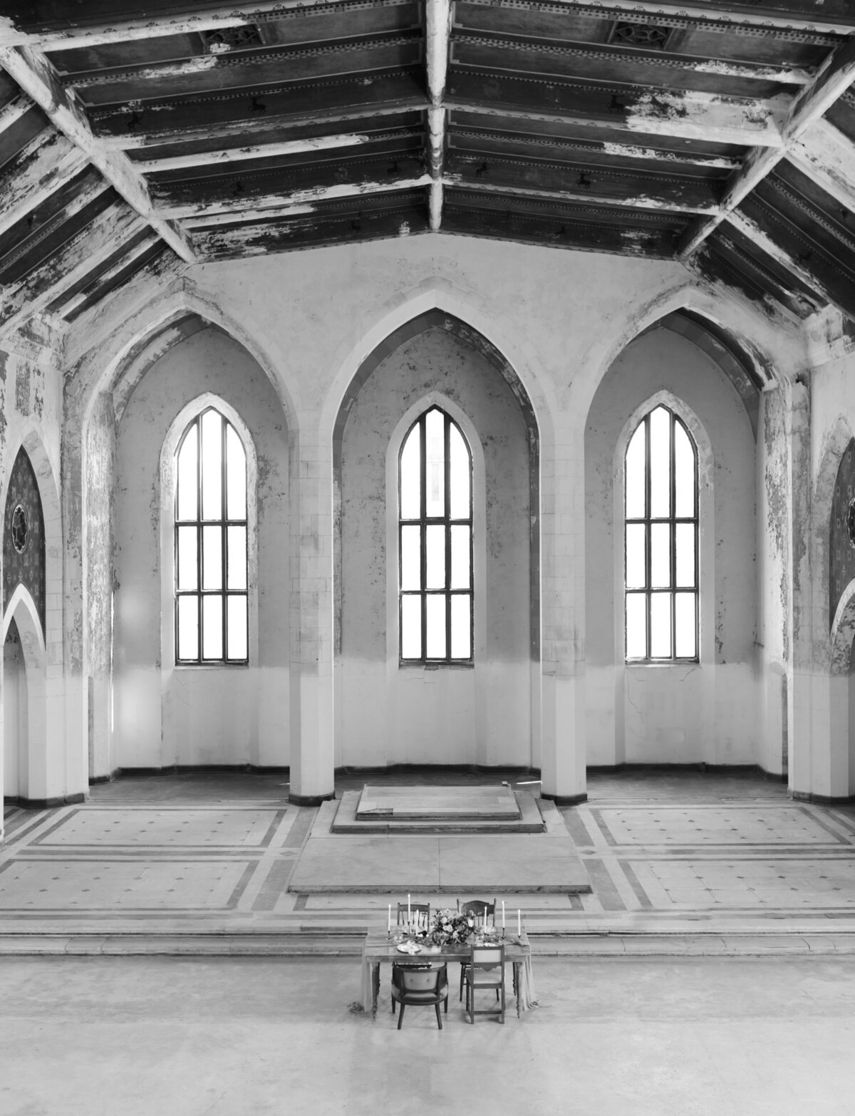 majestic cathedral ruins wedding venue, intimate wedding in Italy