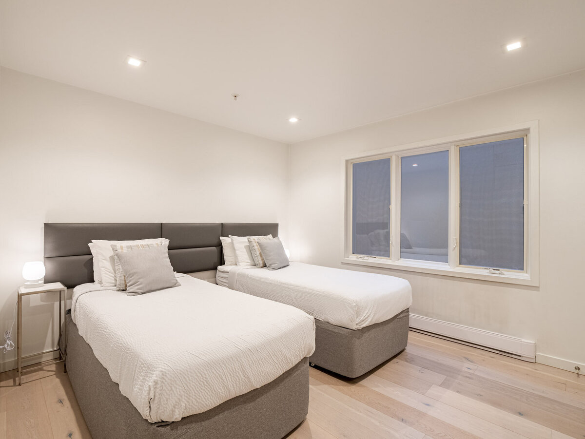 10 GUEST BEDROOM