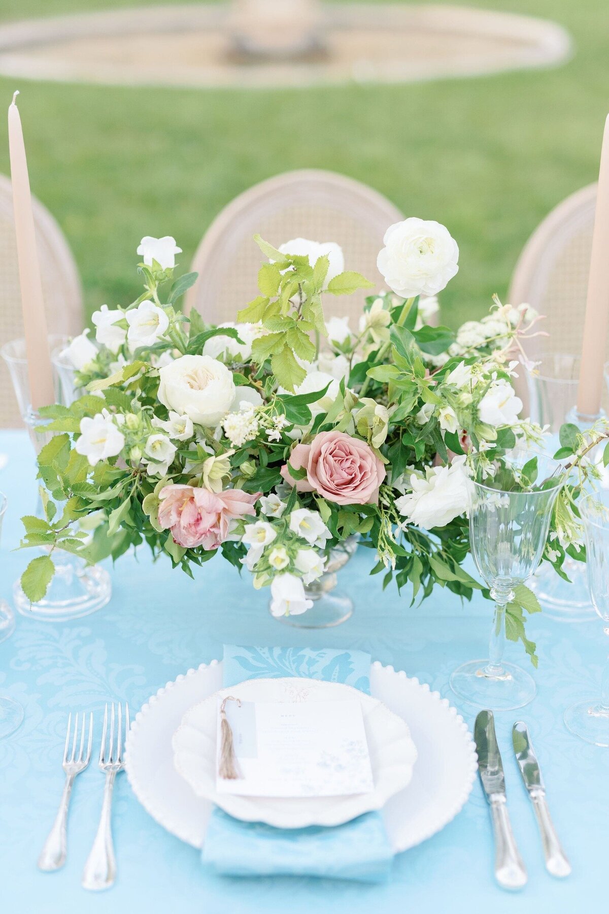 Décoration-florale-table-mariage-sur-mesure