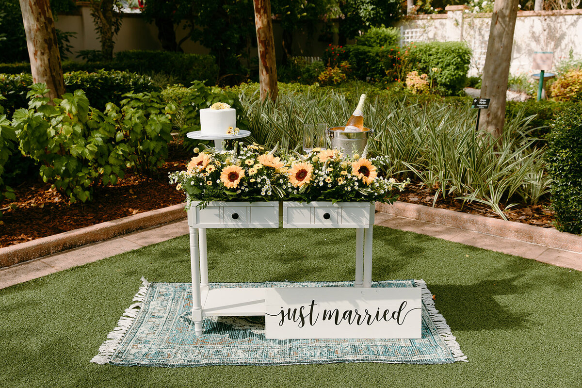 Jessica-Cruz-Photo-Elopement-Florida-Botanical-Gardens-Chantilly-Chic-6