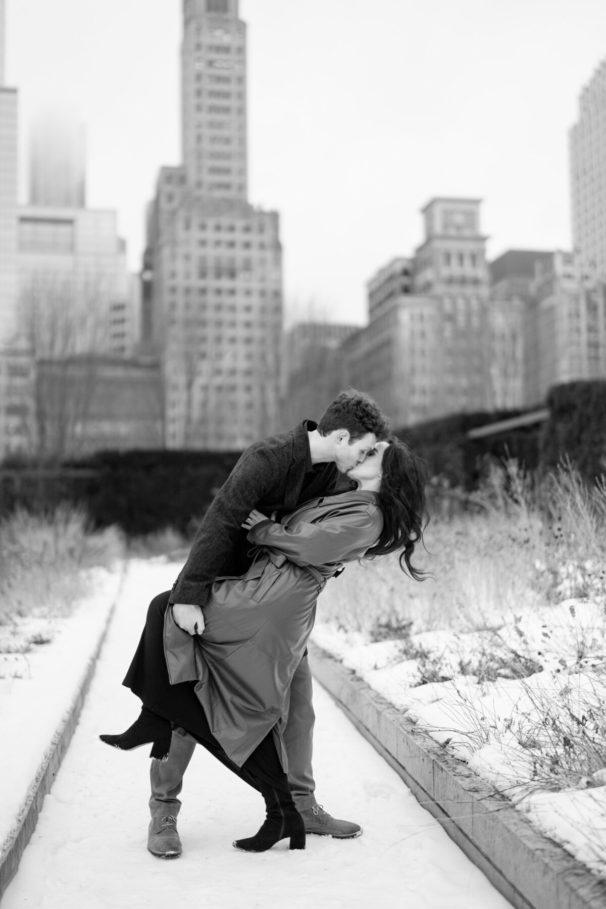 Aspen-Avenue-Chicago-Wedding-Photographer-Hilton-Palmer-House-Vintage-Hotel-Timeless-Editorial-FAV-26