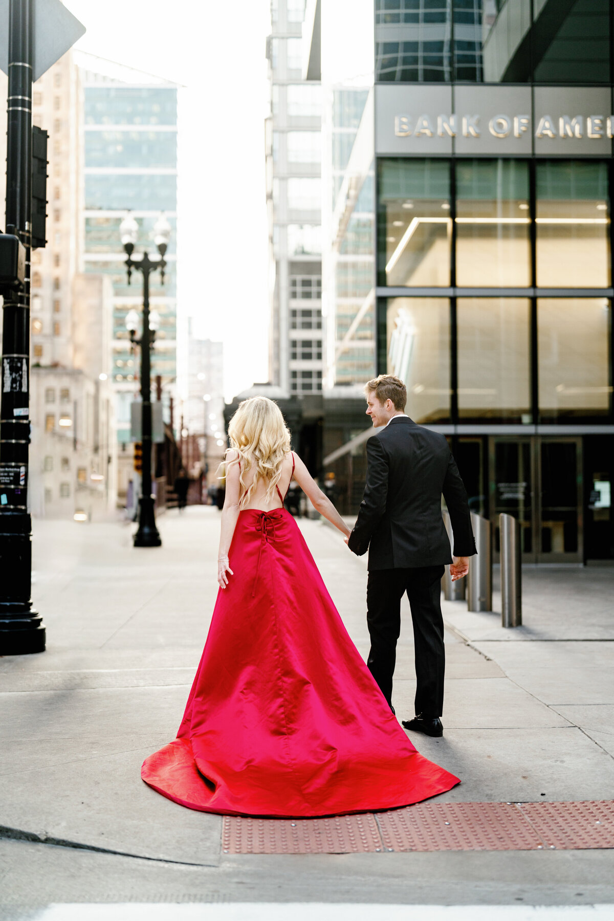 Aspen-Avenue-Chicago-Wedding-Photographer-Lyric-Opera-House-Elegant-Timeless-Classic-Luxury-Downtown-True-to-Color-Bold-Romantic-Chicago-Theater-Lurie-Garden-FAV-79