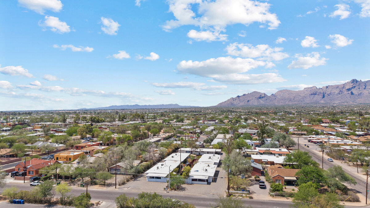 16_1527 e blacklidge dr-16