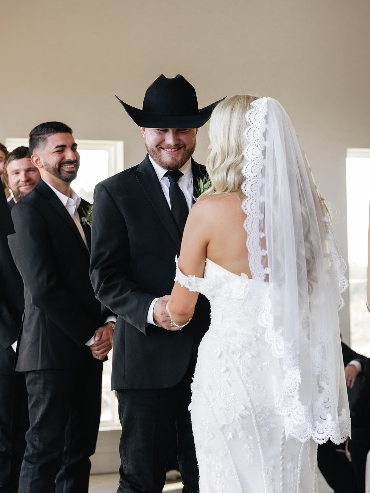 2025-10-11_DykesWeddingPreviews_MollyMurphyPhotography-55