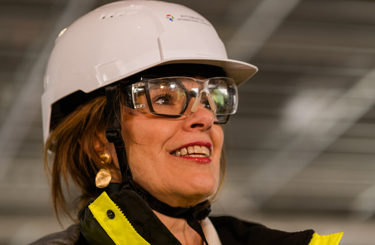 Christina-Cassotis-Hardhat Close