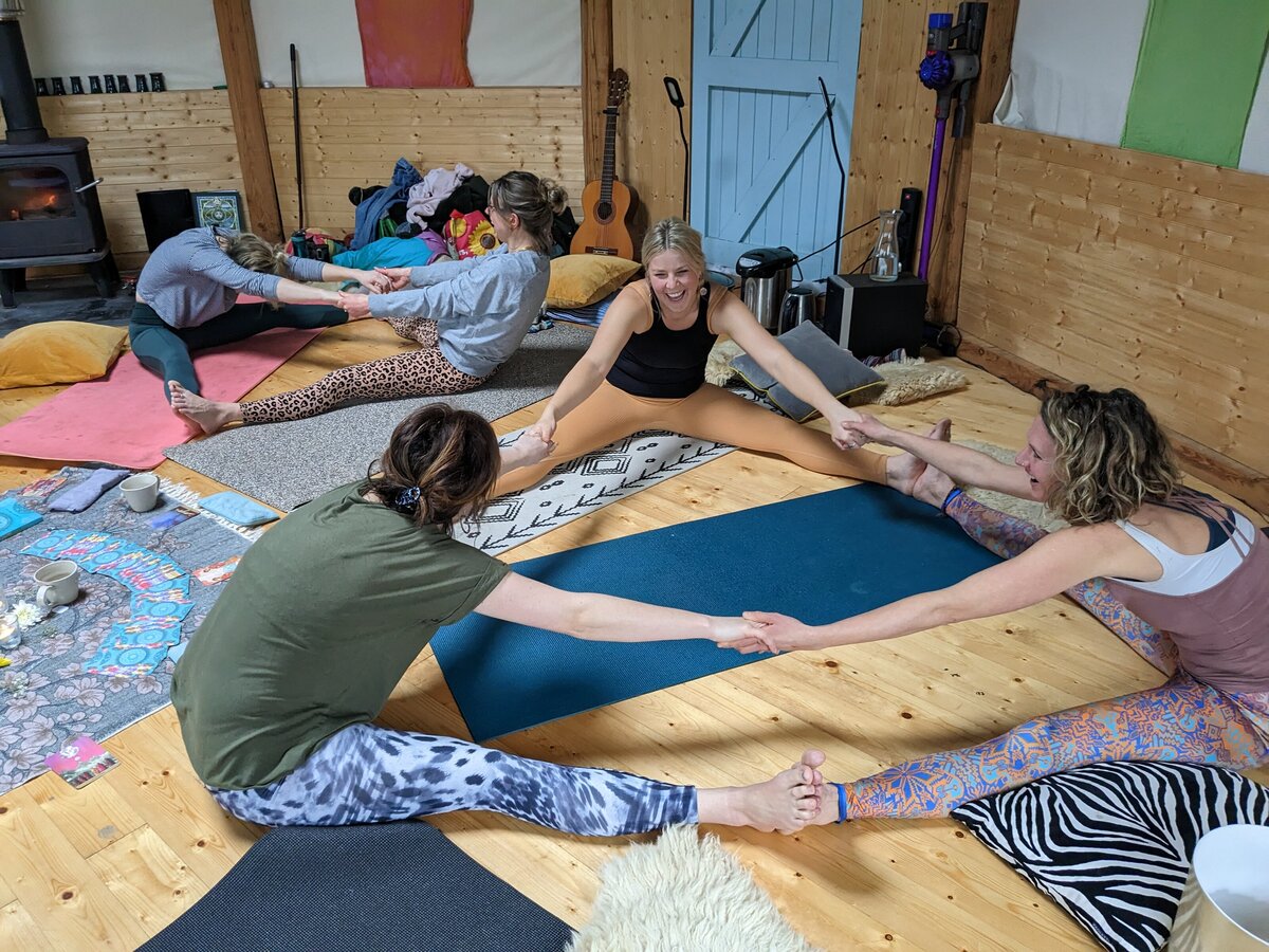 YogaHenDo
