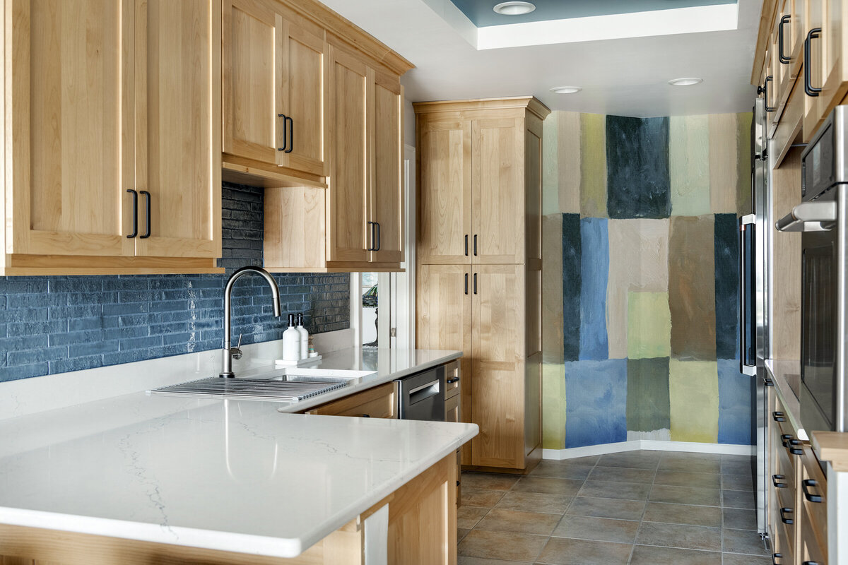 Color Pop Interiors_1201 Yale Pl_Unit 908_009