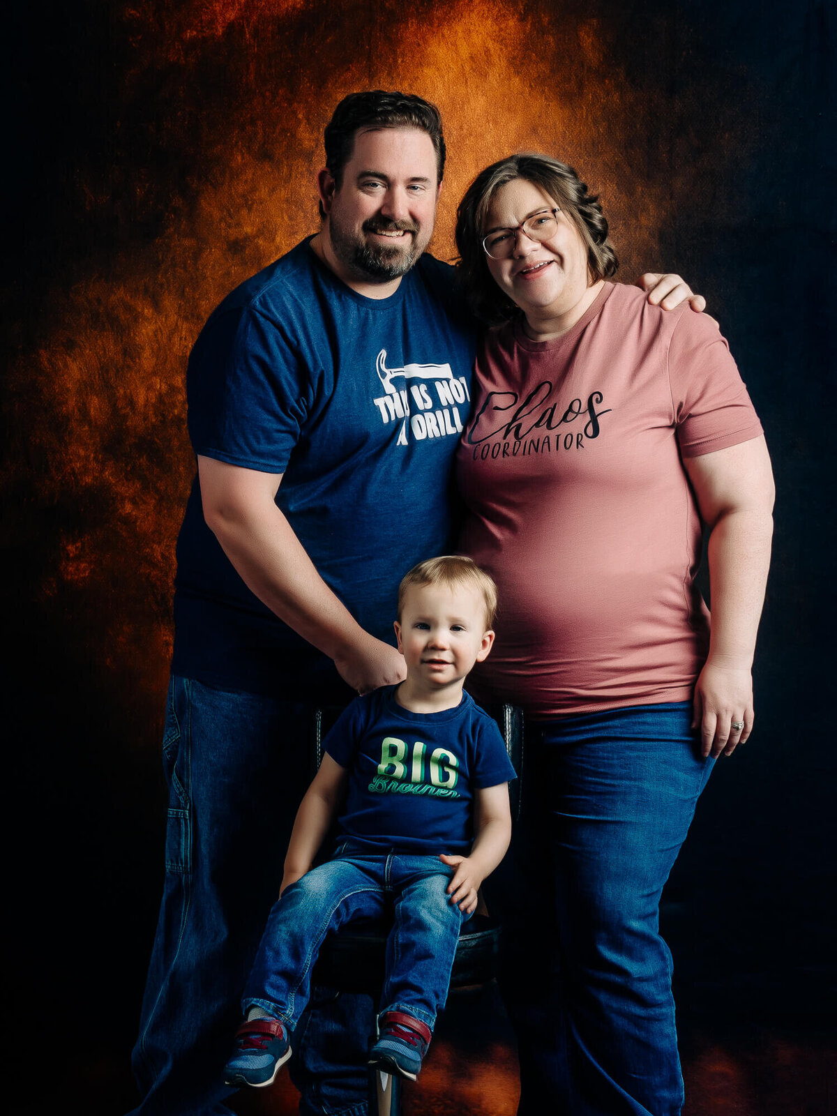 Couple poses with son in Prescott family photos