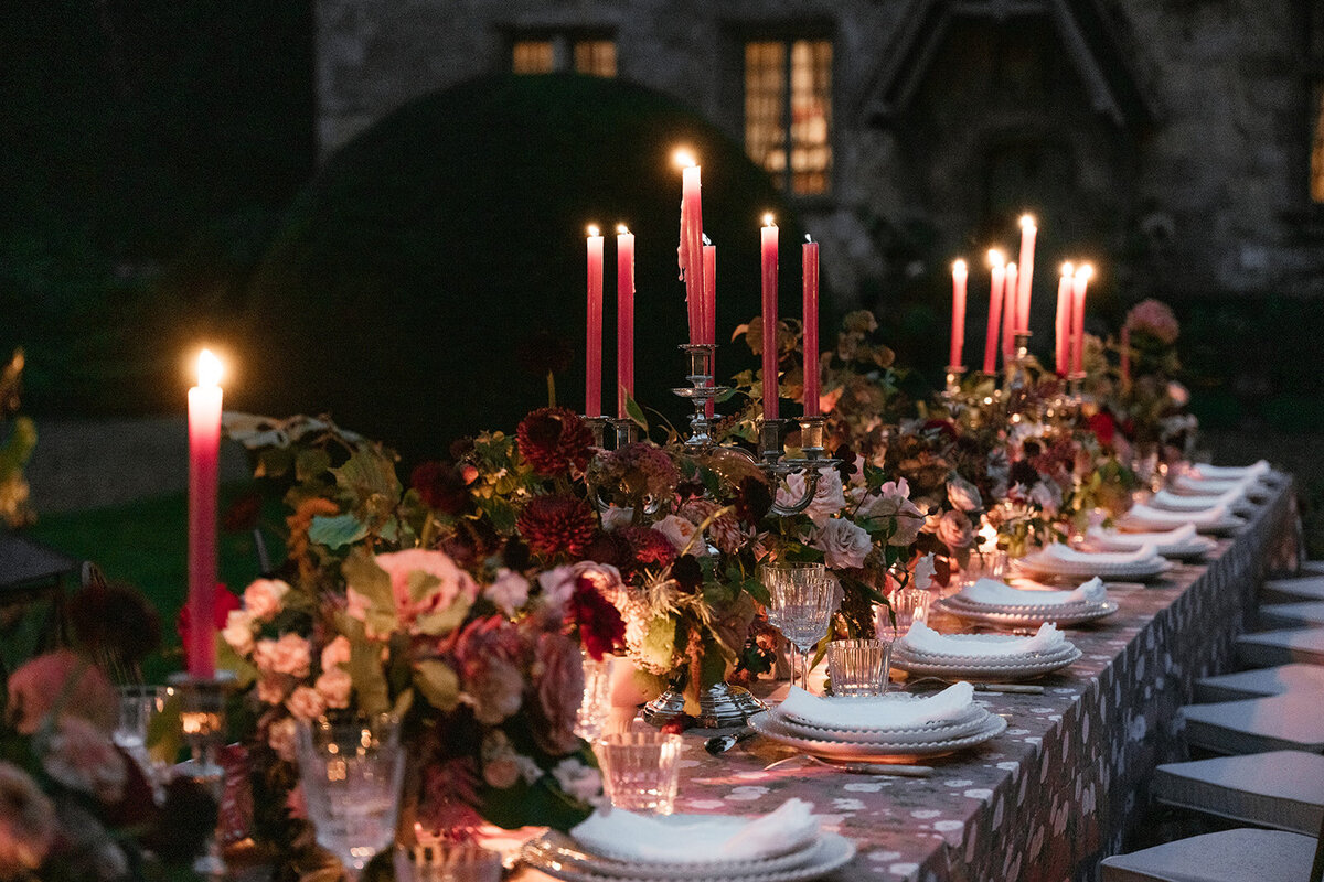Wedding_Château _France_florist_trend _2025_maximalist_flowers_Capucineatelierfloral44