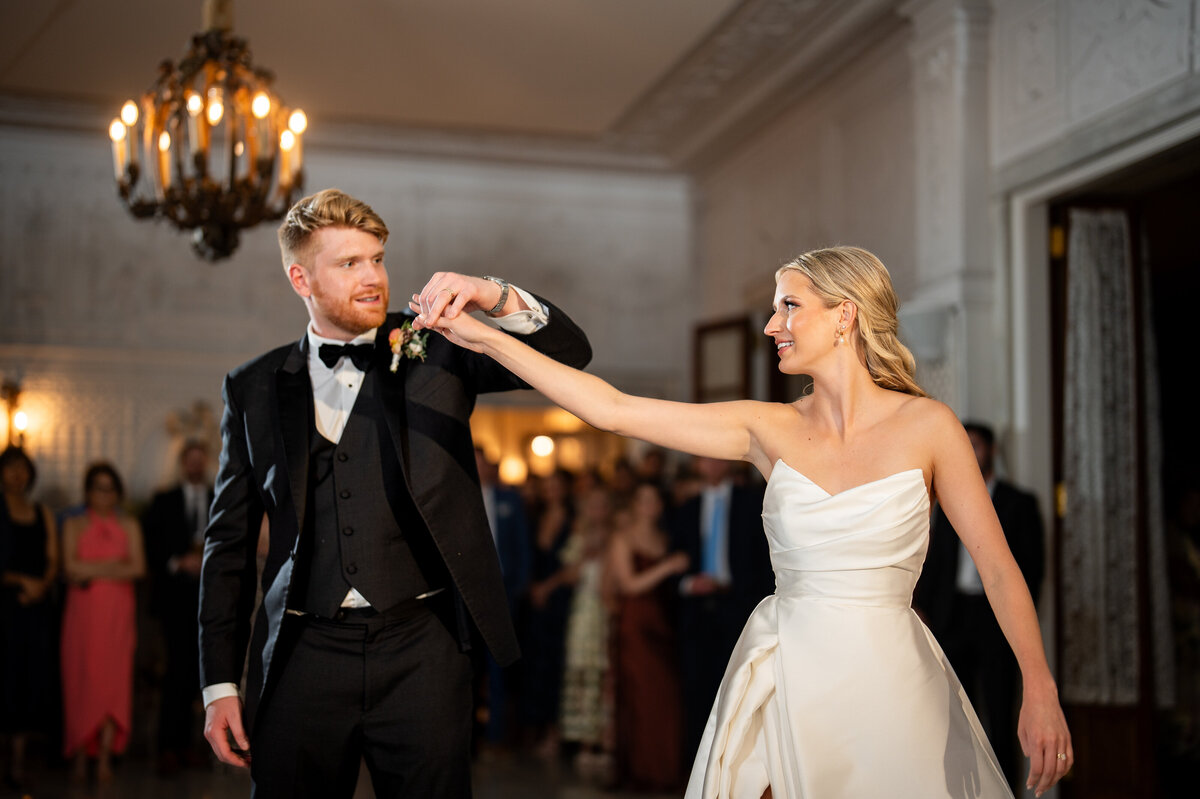 38-Editors-Favorites-Armor-house-lake-forest-wedding-50 mm