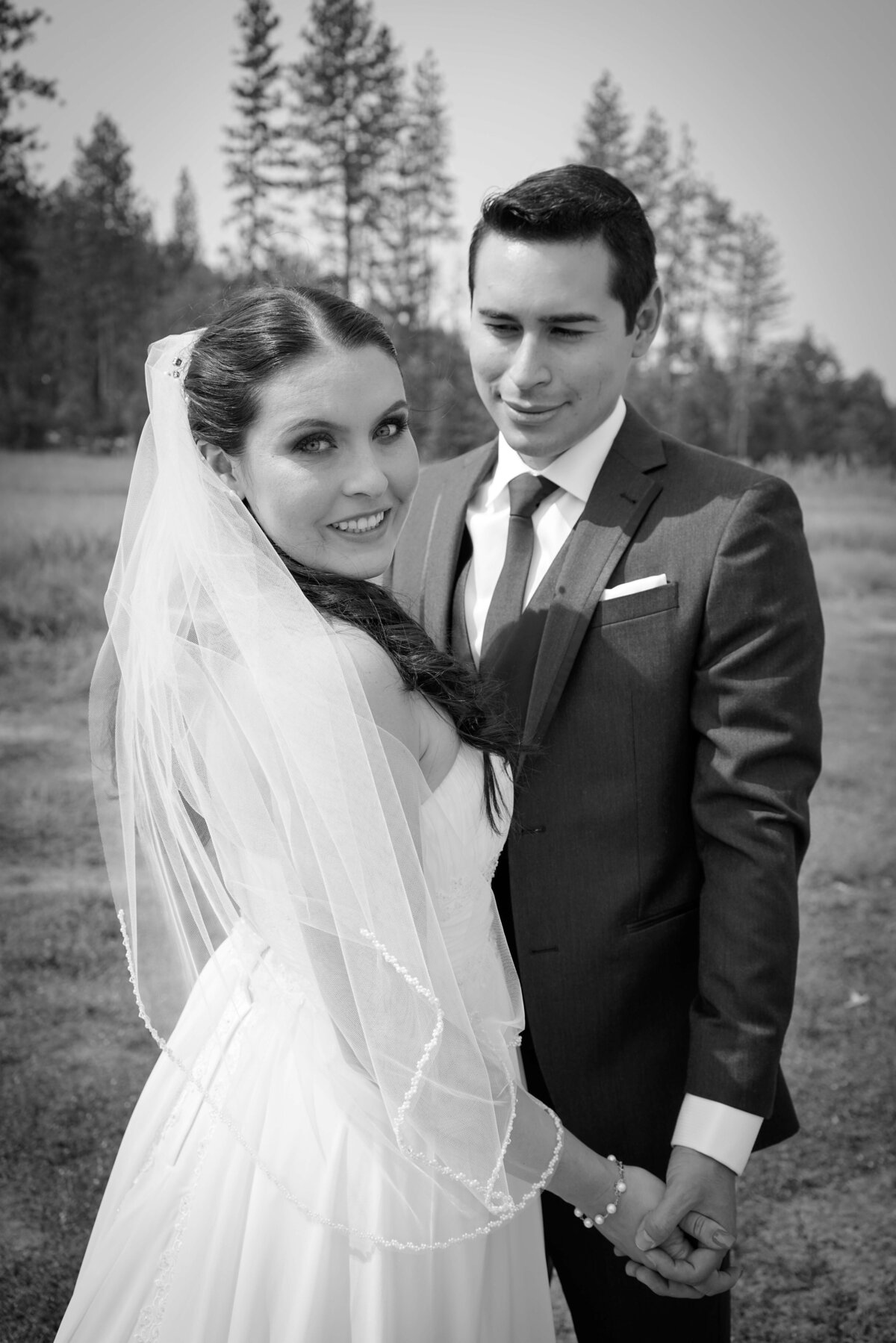 KS-Gray-Photography-newport-beach-wedding-photographer-bridal-portrait-bride-and-groom-black-and-white
