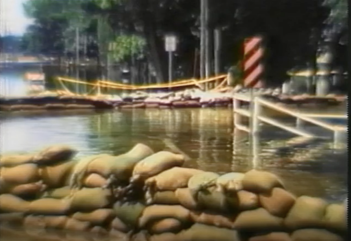 TITLE_The Flood of '93_2.26.17 PM