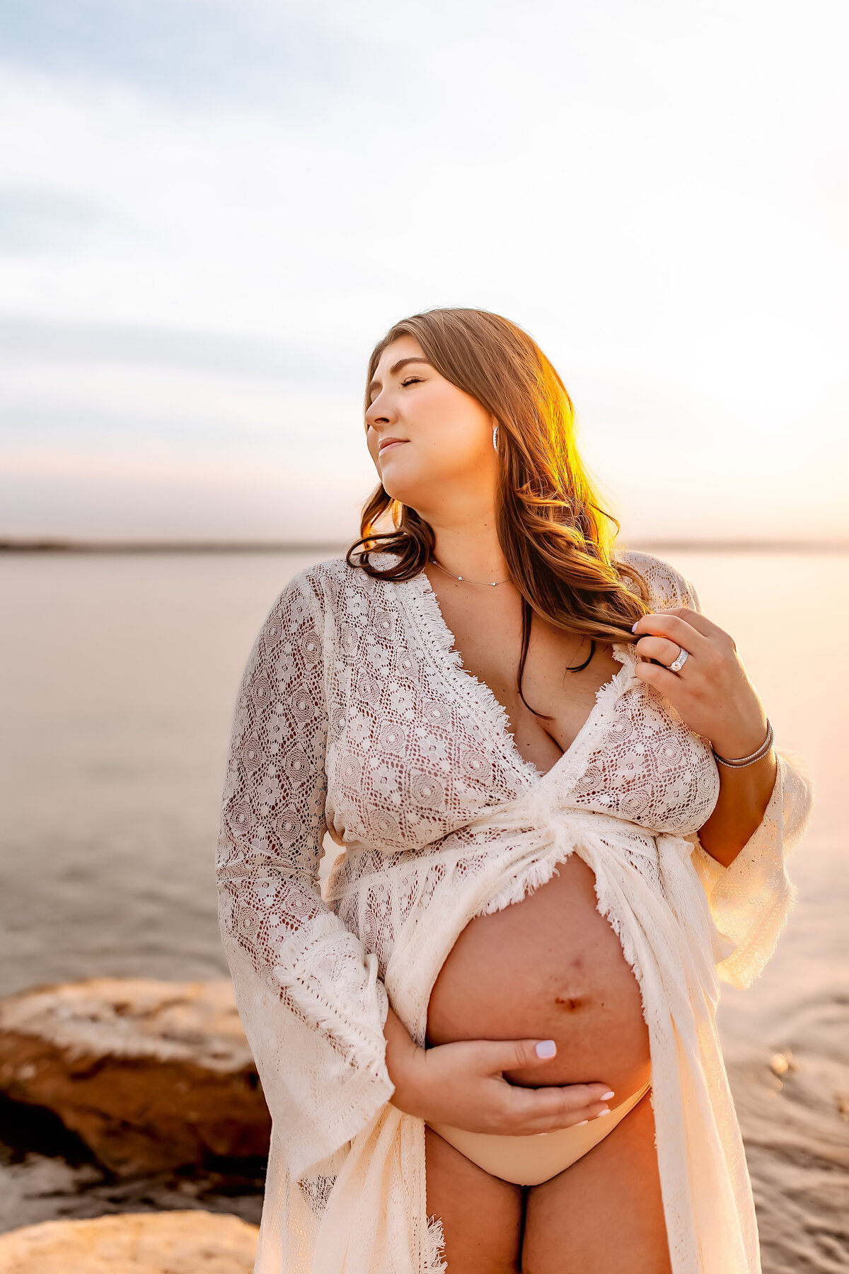 Maternity Session on the lake | Crowley, Texas Family and Newborn Photographer