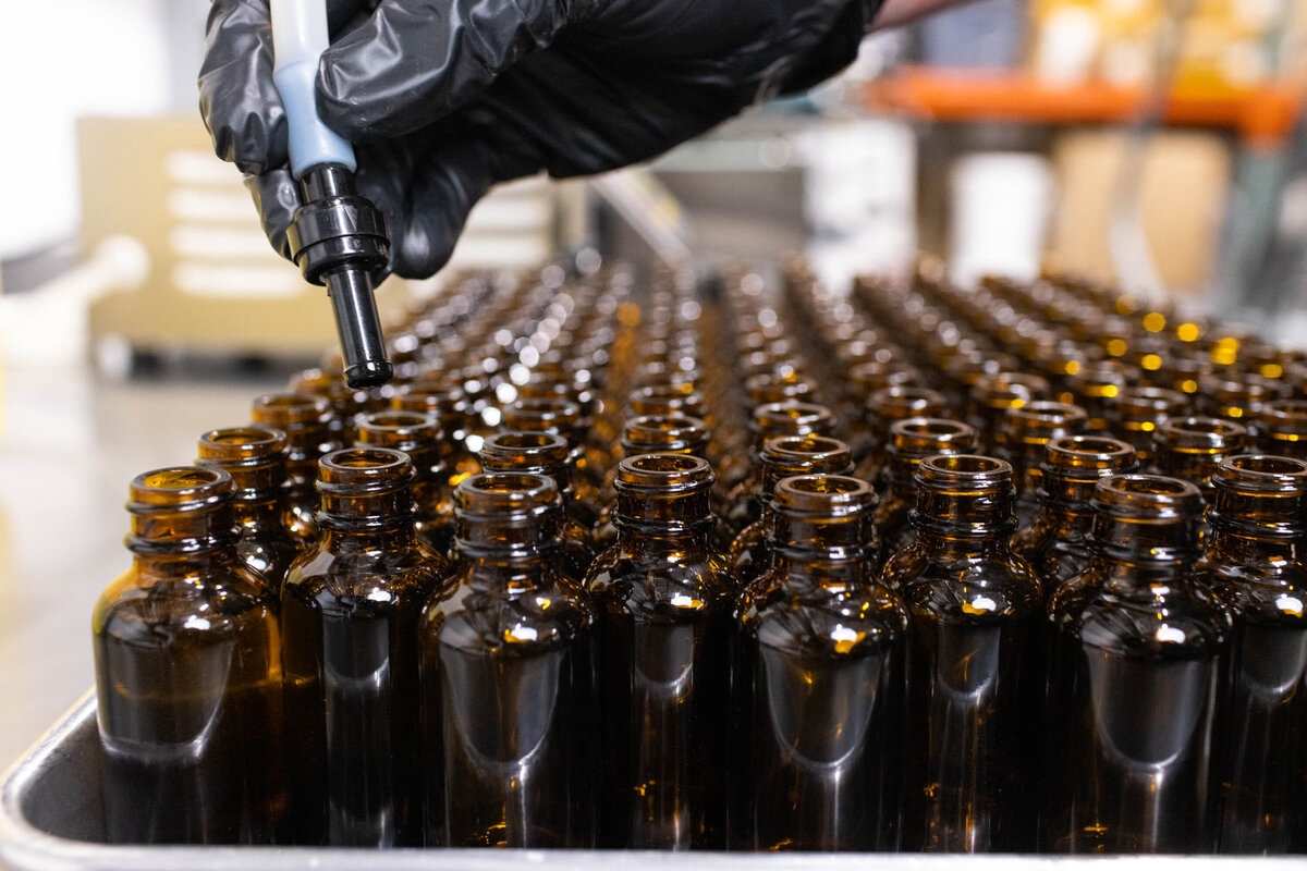 ct-brand-photography-beard-oil-manufacturing-2