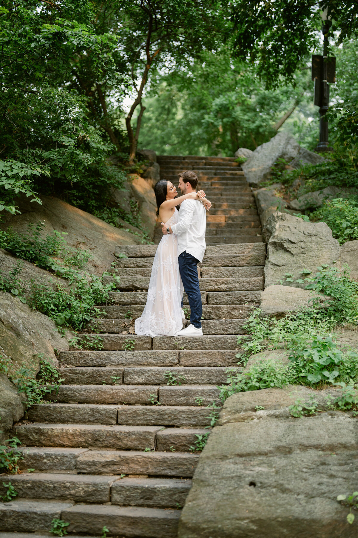 centralparkenengagementsession-engagementsessionnyc-fineartweddingphotographer-felixfeyginphotography-014