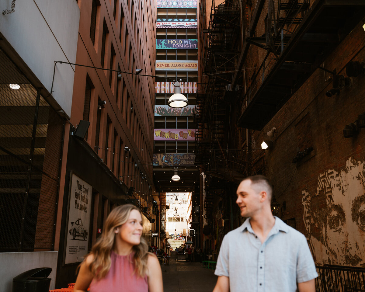 downtown-detroit-michigan-engagement-amy-elisabeth-photography-16