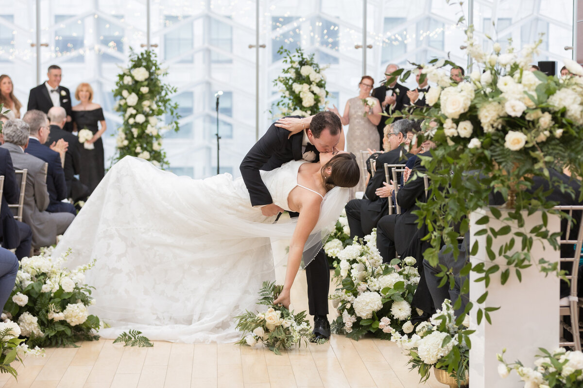 Kimmel Center Wedding_Susan Hennessey Photography_72