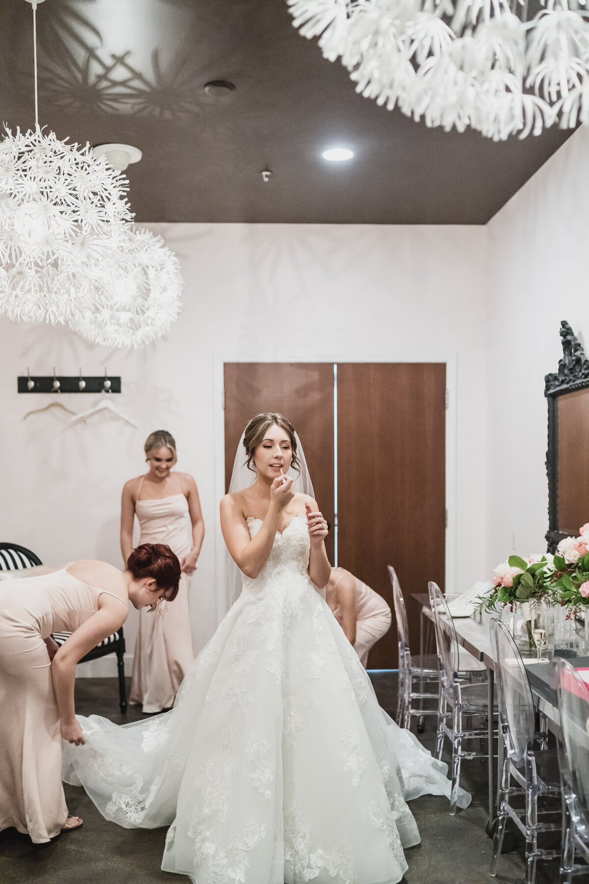 BLUSH AND BLACK SPRING PLANTERRA CONSERVATORY WEDDING IN WEST BLOOMFIELD, MICHIGAN PROVIDED BY KARI DAWSON, TOP-RATED DETROIT WEDING PHOTOGRAPHER, AND HER TEAM22