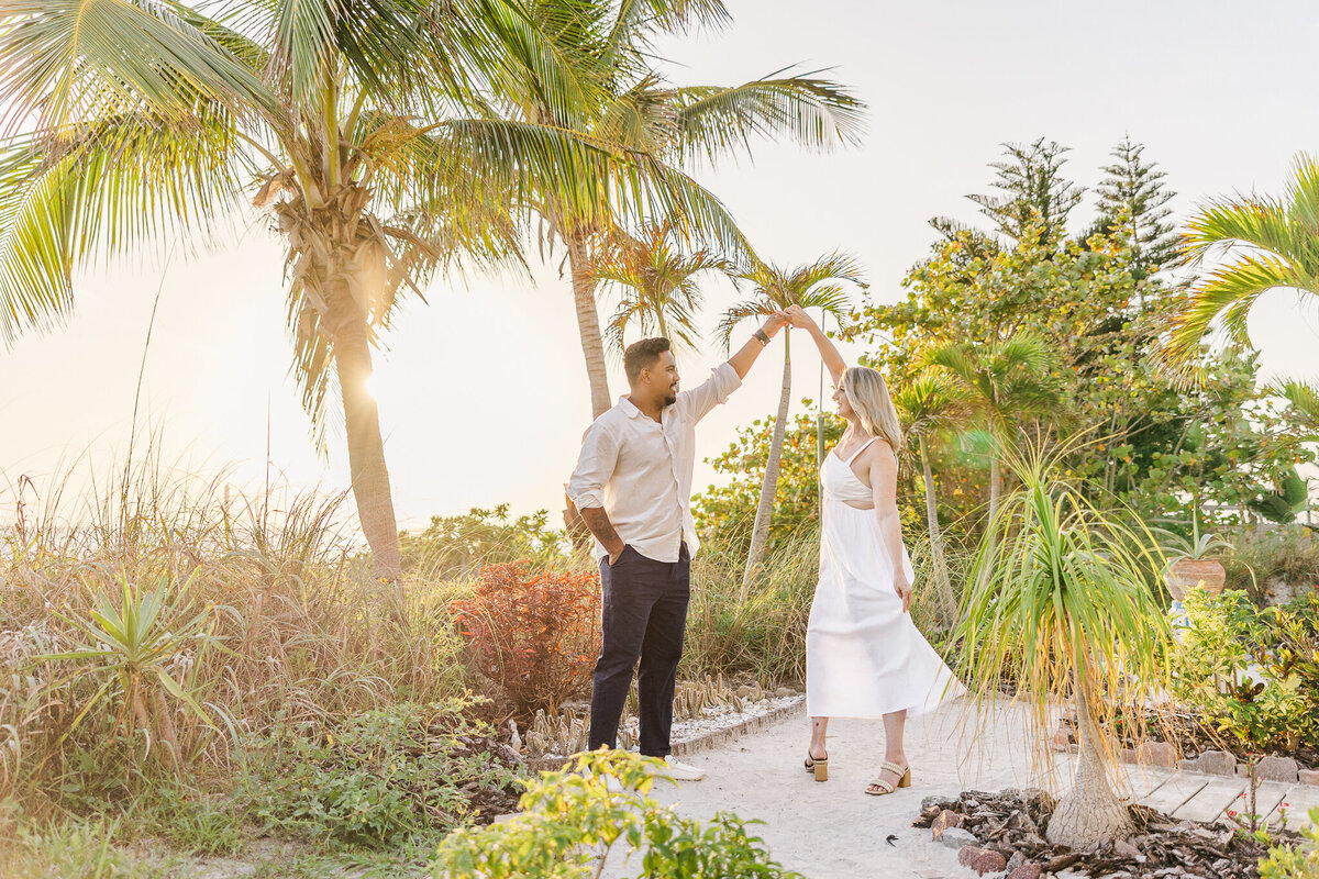 Karisa-Denae-Photography-Upham-Beach-Engagement-Photos-24