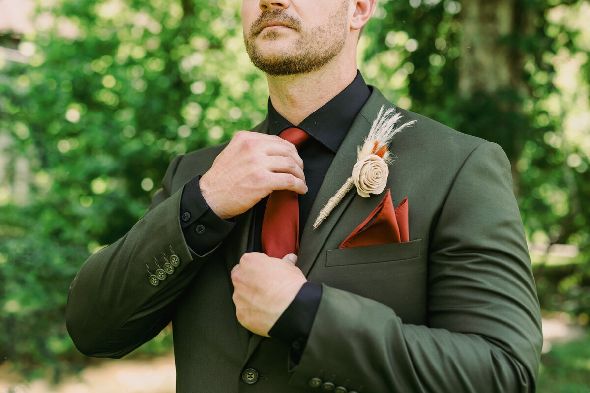 4 Points Farm Grooms Portraits (3)