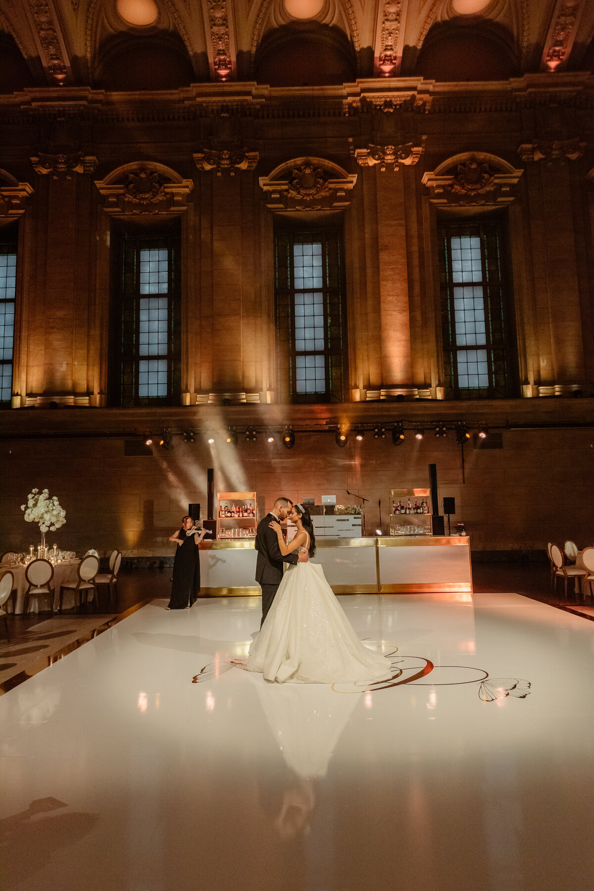 Theate-Saint-James-Wedding-Luxury-WeddingPlanner-Montreal-CoolsEvents - montreal wedding planner