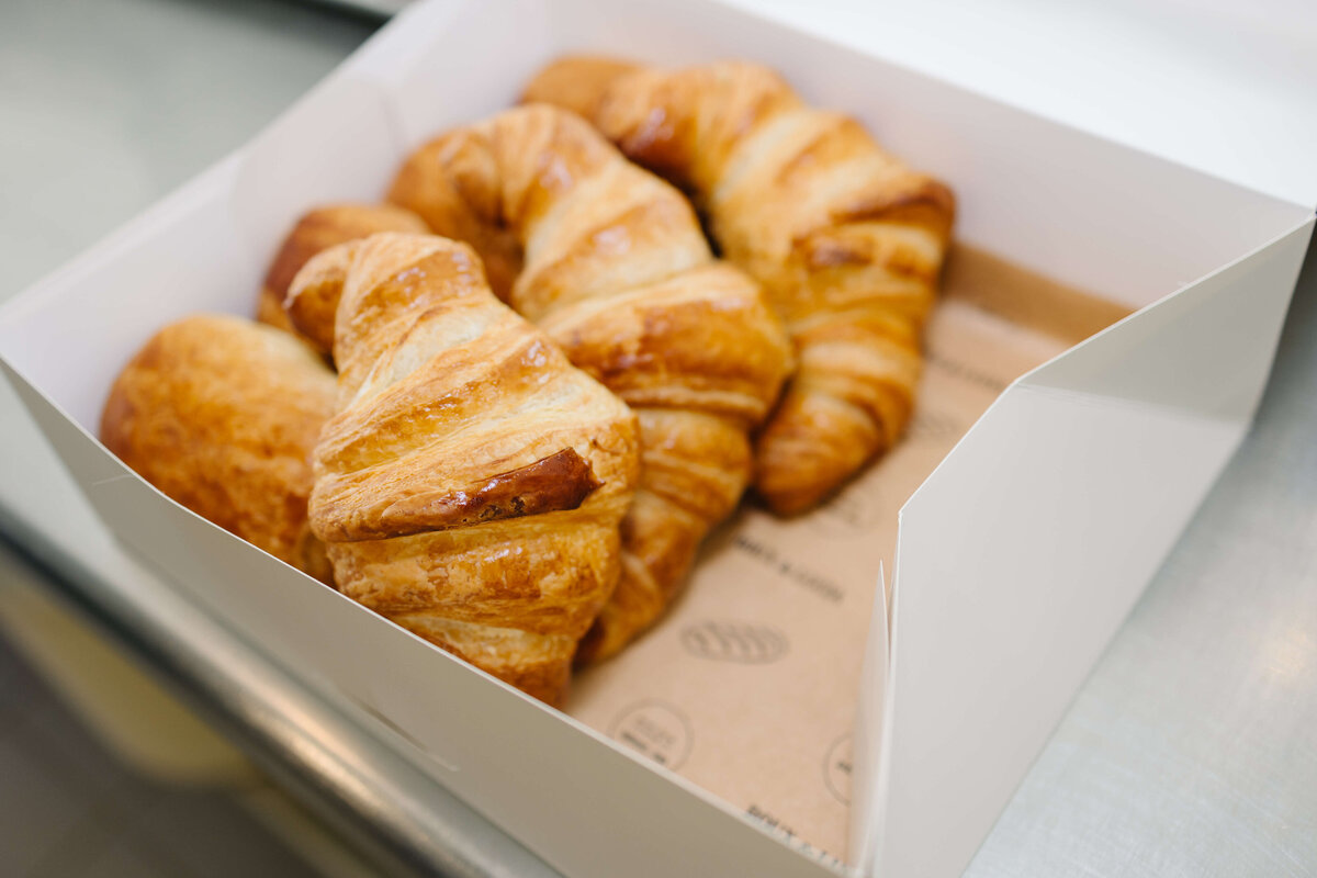 Bakery-branded-box-with-baked-goods-photo-by-southern-idaho-commercial-brand-photographer-erin-moore