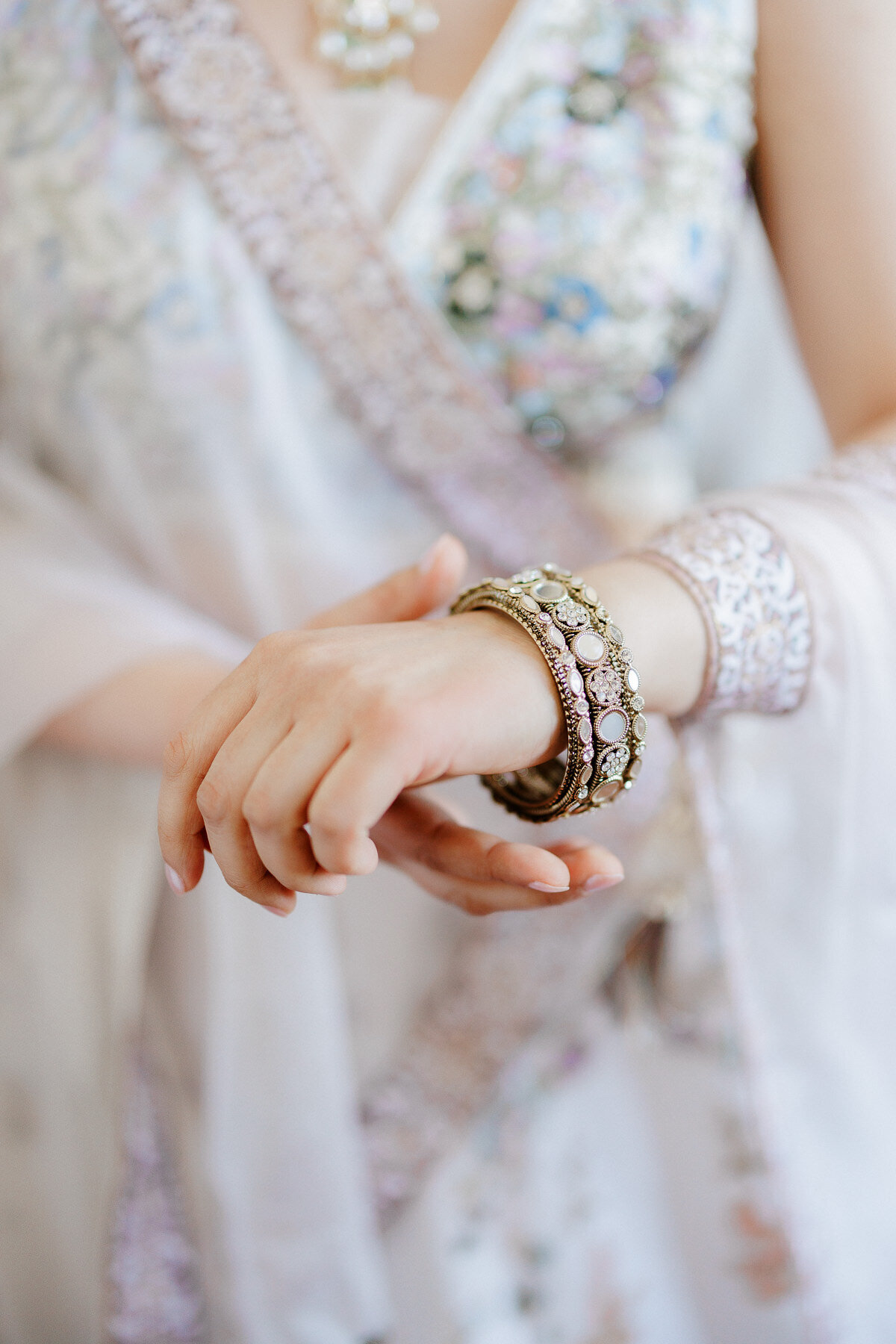 Modern_Chic_Chateau_Valouze_Destination_Wedding_Photographer-14