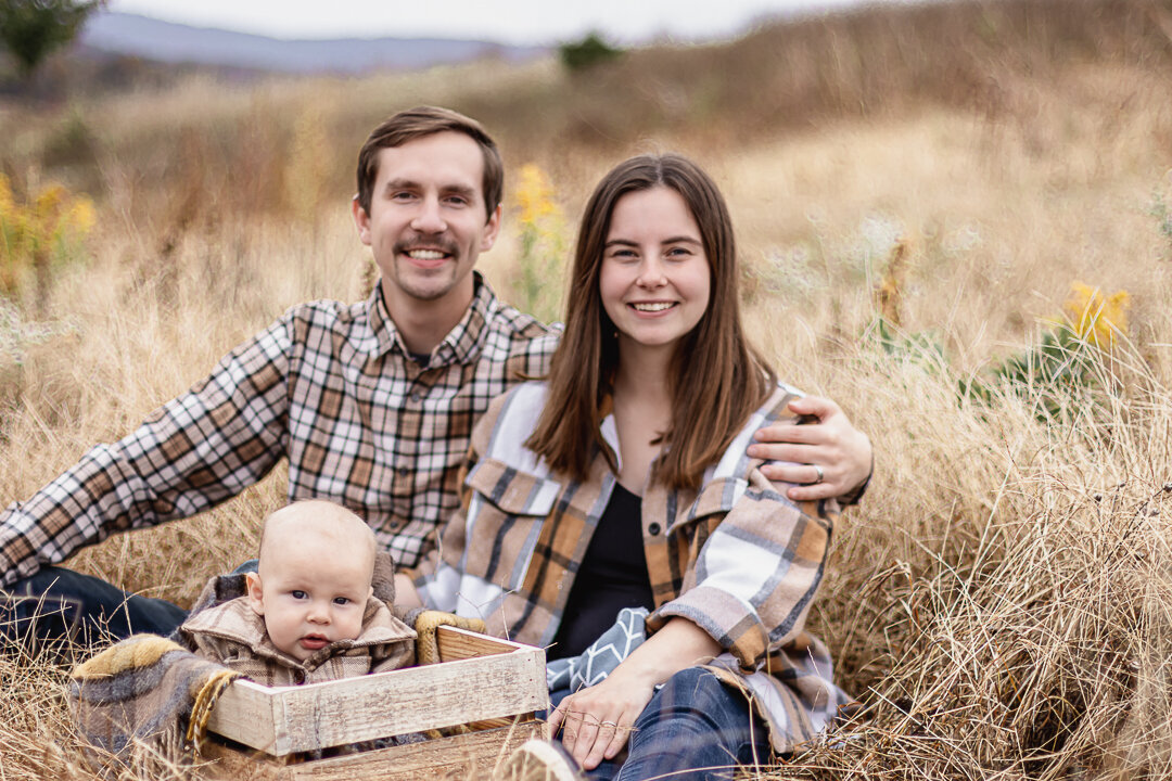 reneeesphotographyanddesigns_fall-family-photosession_new-river-valley_blue-ridge-mountains_SM-faves-0095