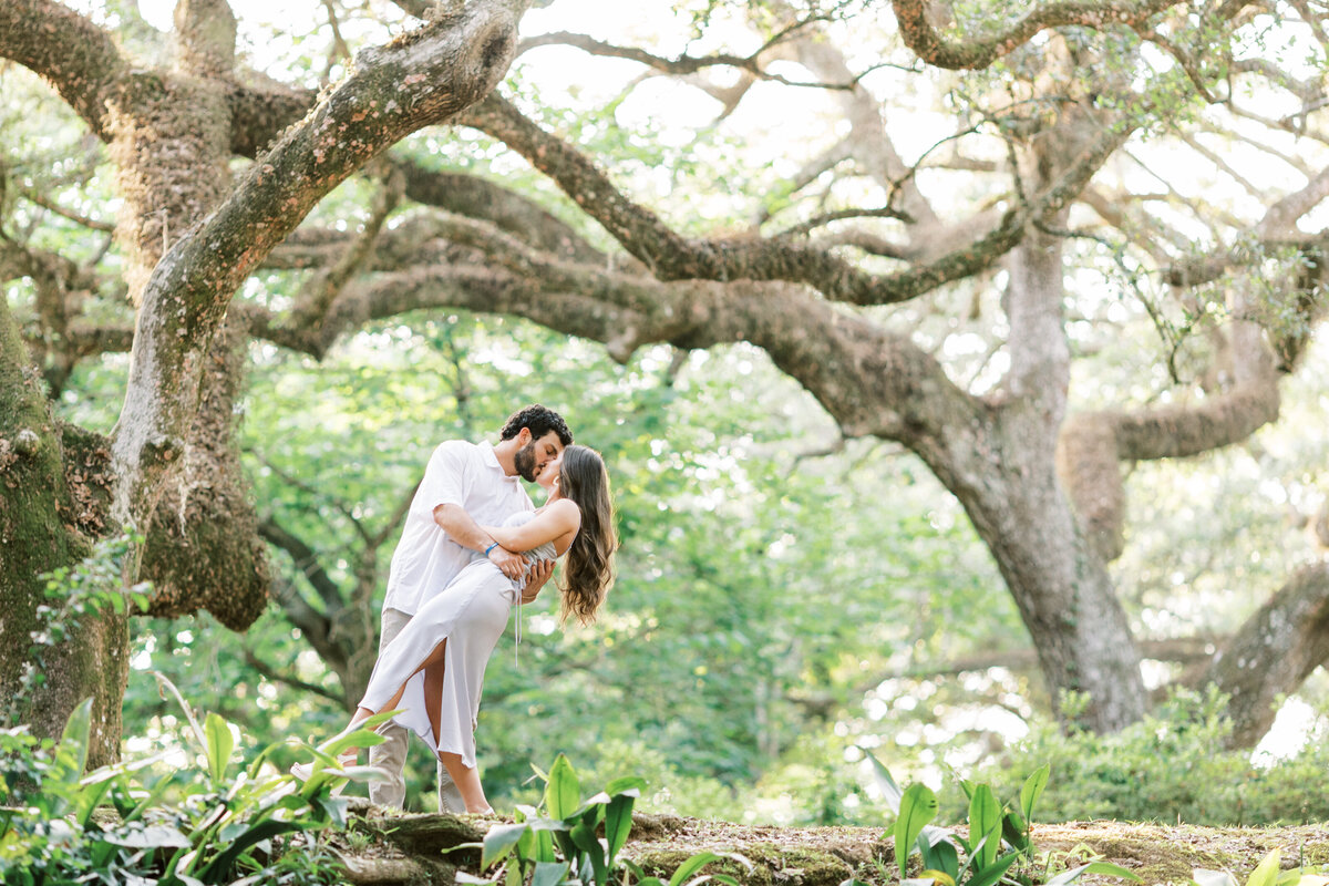 Elizabeth Watts Photography Alabama Mississippi Louisiana Wedding Engagement Lifestyle Portrait Photographer Light Airy Film Fine Art Romantic Luxury1