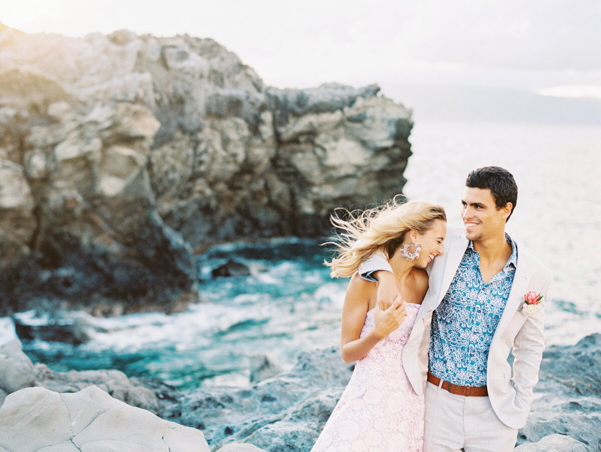 Well Traveled Bride | Hawaii Wedding & Lifestyle Photography | Ashley Goodwin Photography