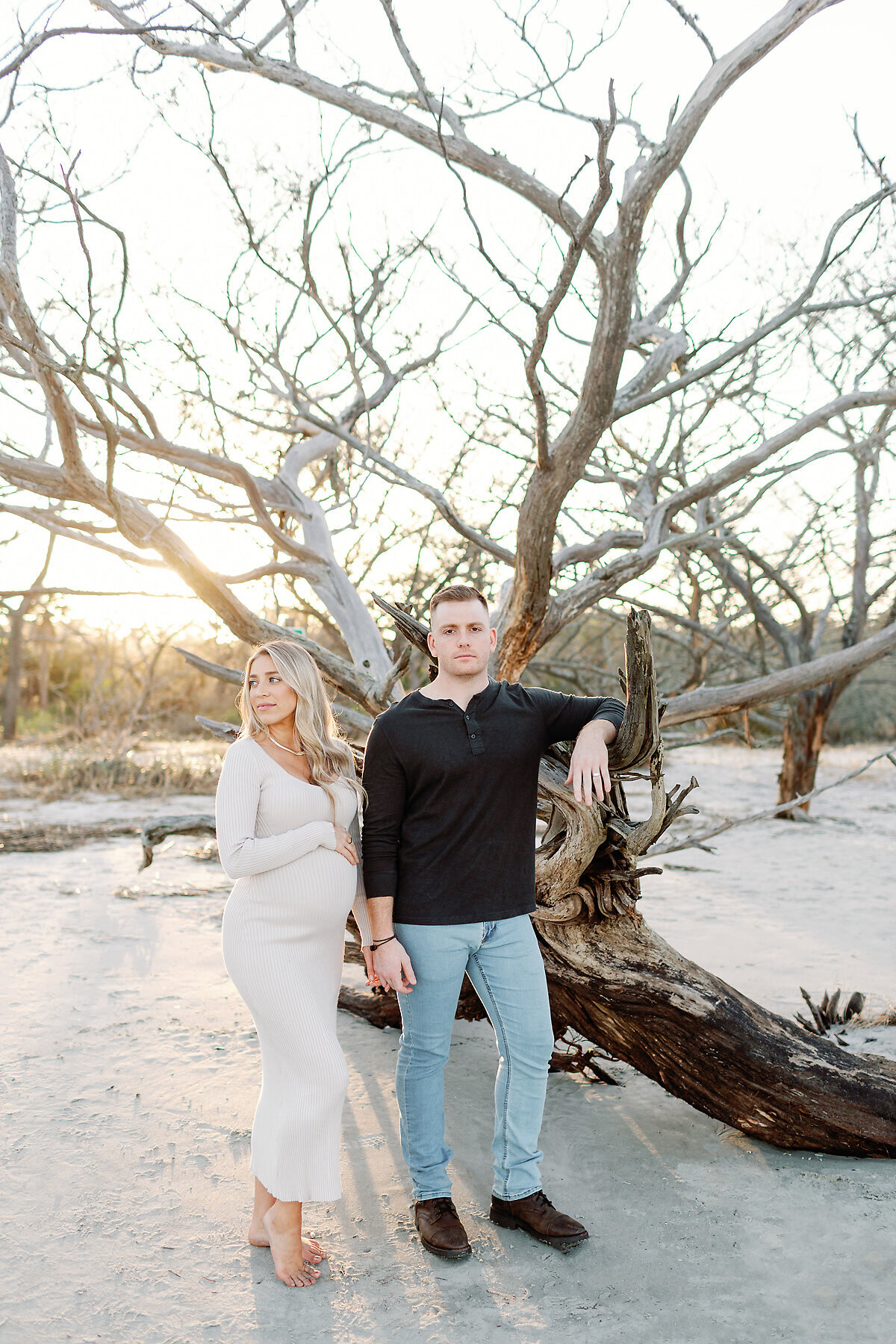 Driftwood-beach-maternity-session-04