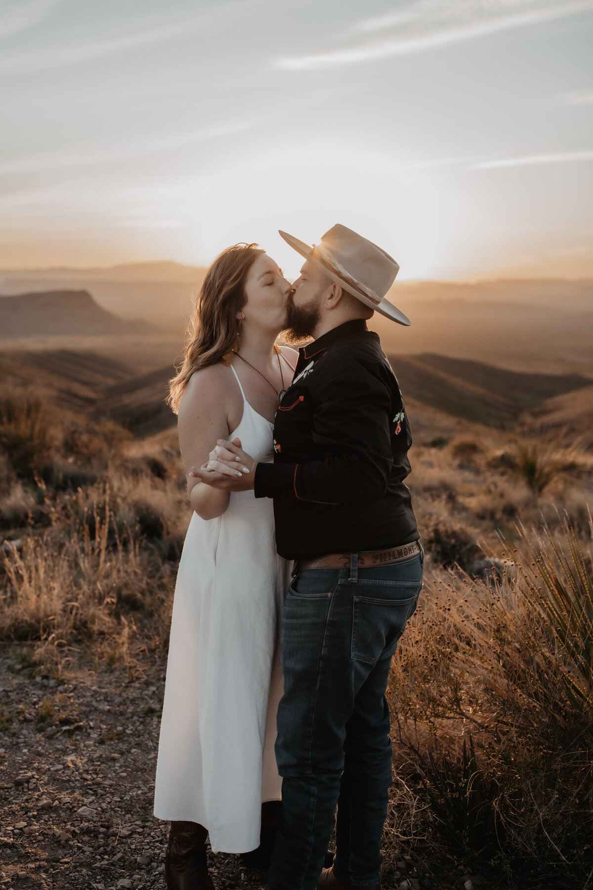 kaitlin-rodgers-photo-terlingua-wedding-183