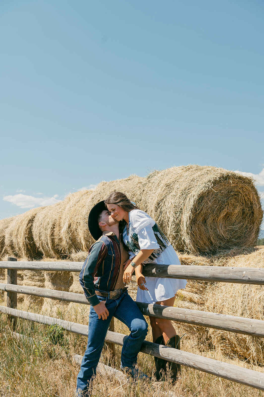 presley-gray-photo-haybale-forest-montana-elopement-7584