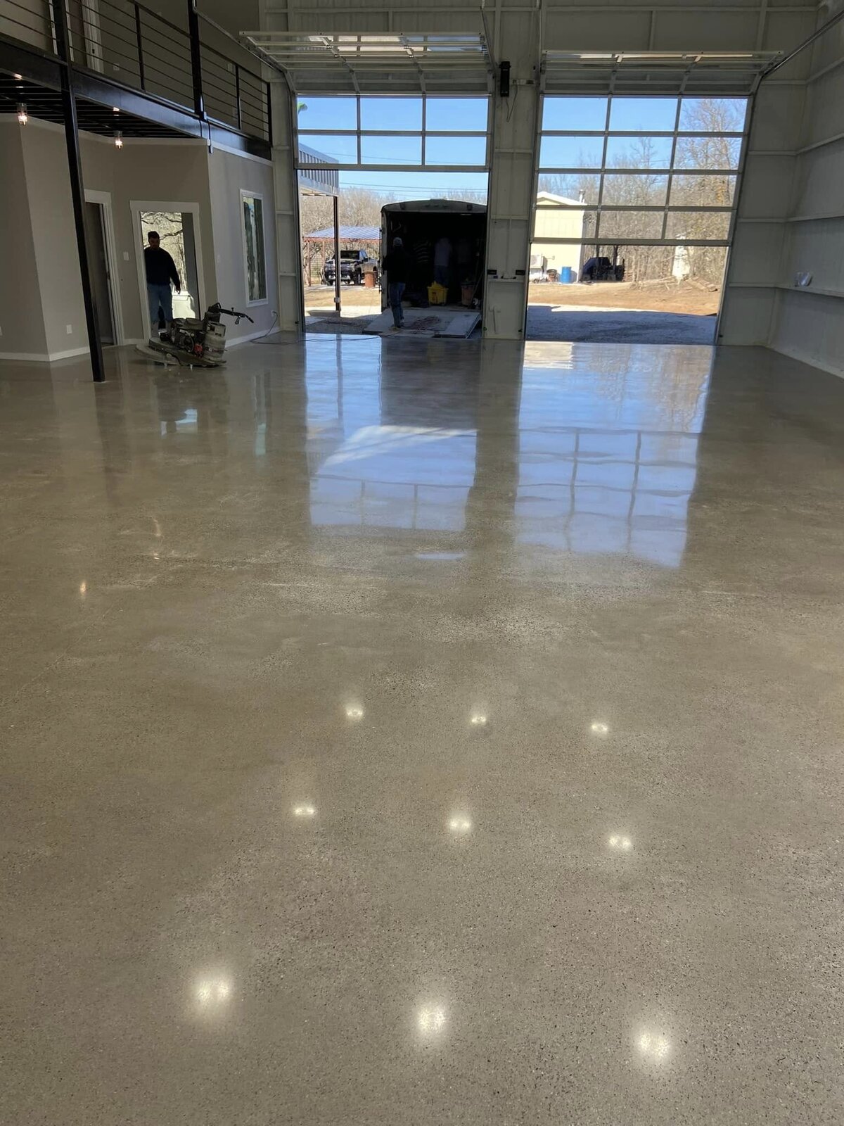 Concrete flooring for hotels and restaurants in DFW, combining durability and style for high-traffic commercial spaces.