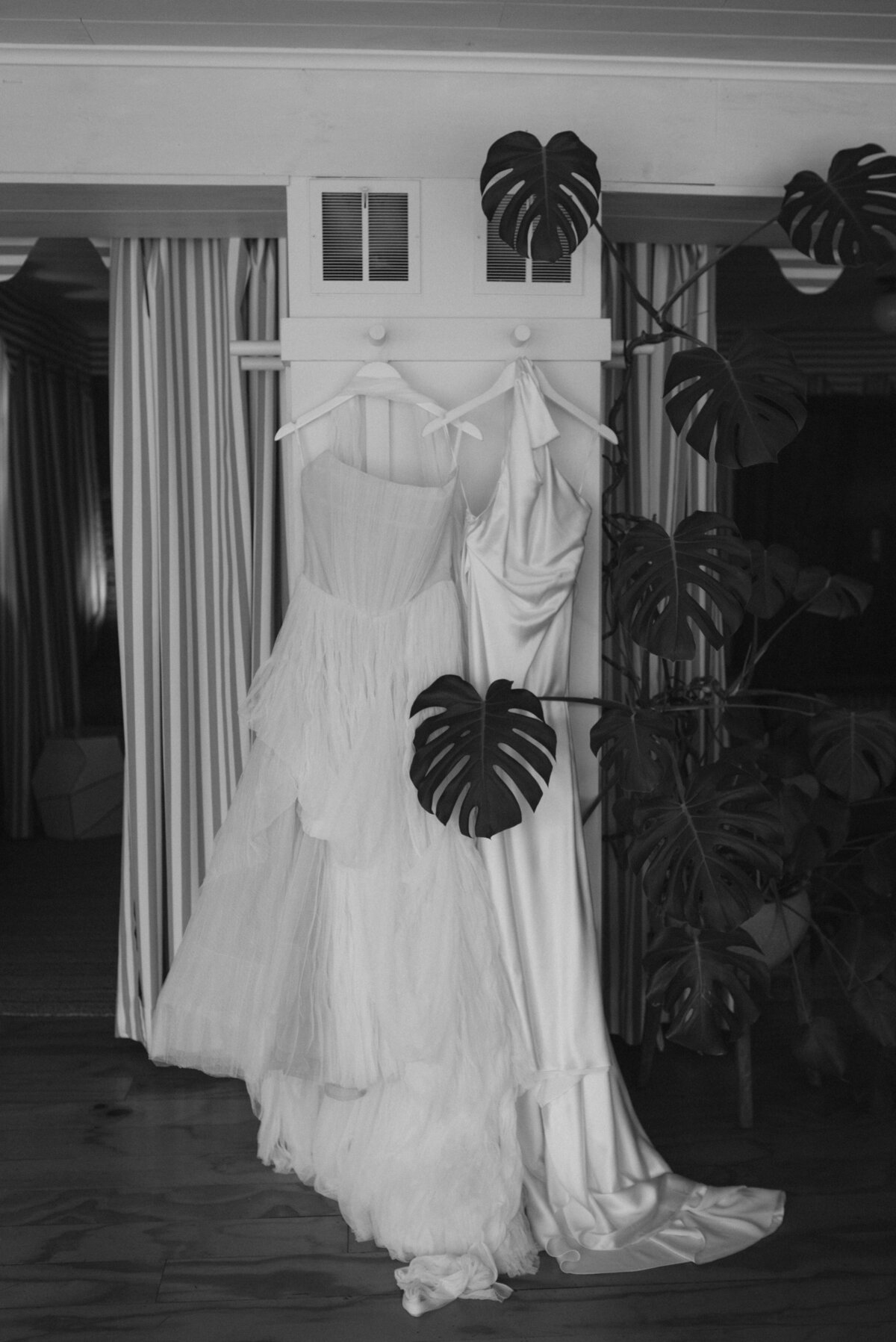 Faye-Fern-Creative-ArdentAndElm-Meaghanne-Tatiana-Hudson-Valley-Same-Sex-Wedding-Getting-Ready-04