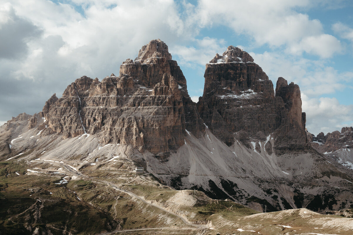 the_chaffins_international_destination_wedding_elopement_photographers_sammie_chaffin_micah_editorial_adventure_photos_travel_dolomites_italy_31