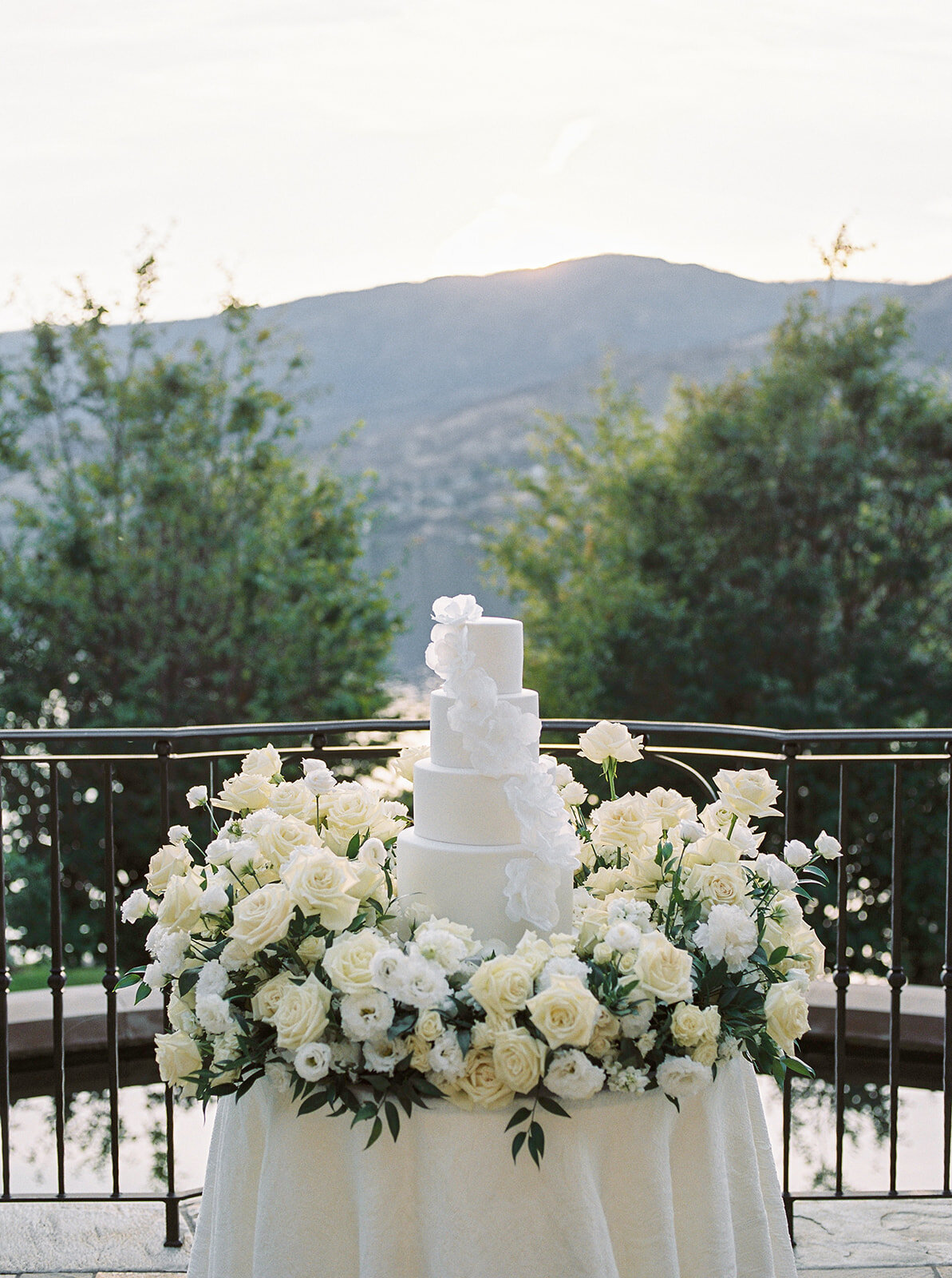 minted-photography-okanagan-kelowna-destination-wedding-photographer-wedding-château-okanagan-57