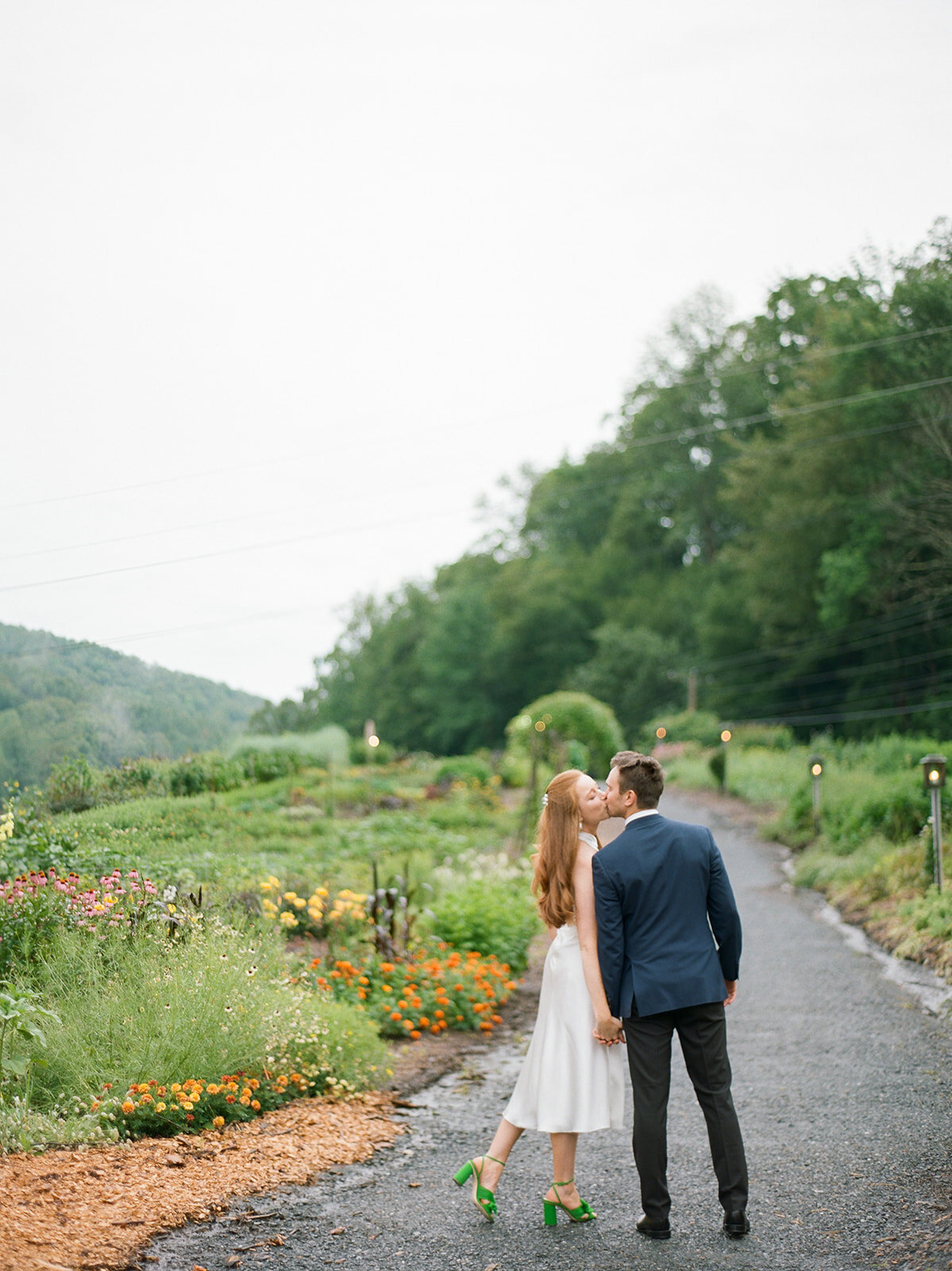 woodstock-inn-kelly-way-garden-wedding-dinner-mary-dougherty156