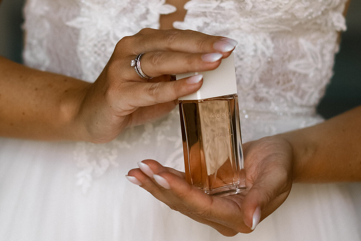 2documentary-style-wedding-details-zurich-lisa-lark-photography